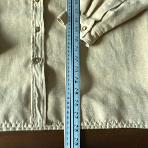 Women’s size medium White Stag Beige Long Sleeve Button Up polyester Shirt - Picture 6 of 13